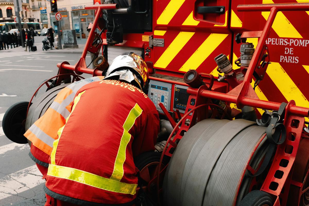Salaire pompier : rémunération, primes et évolution de carrière par grade